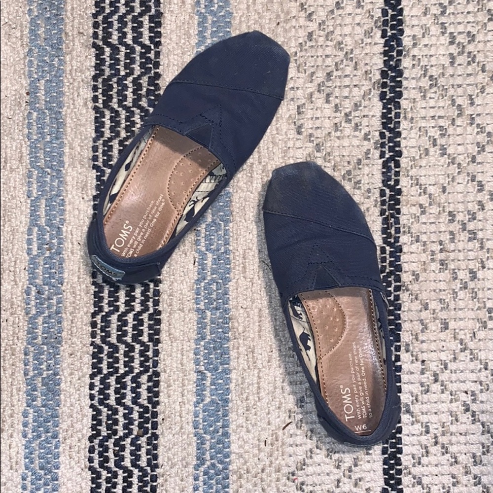 Toms Shoes